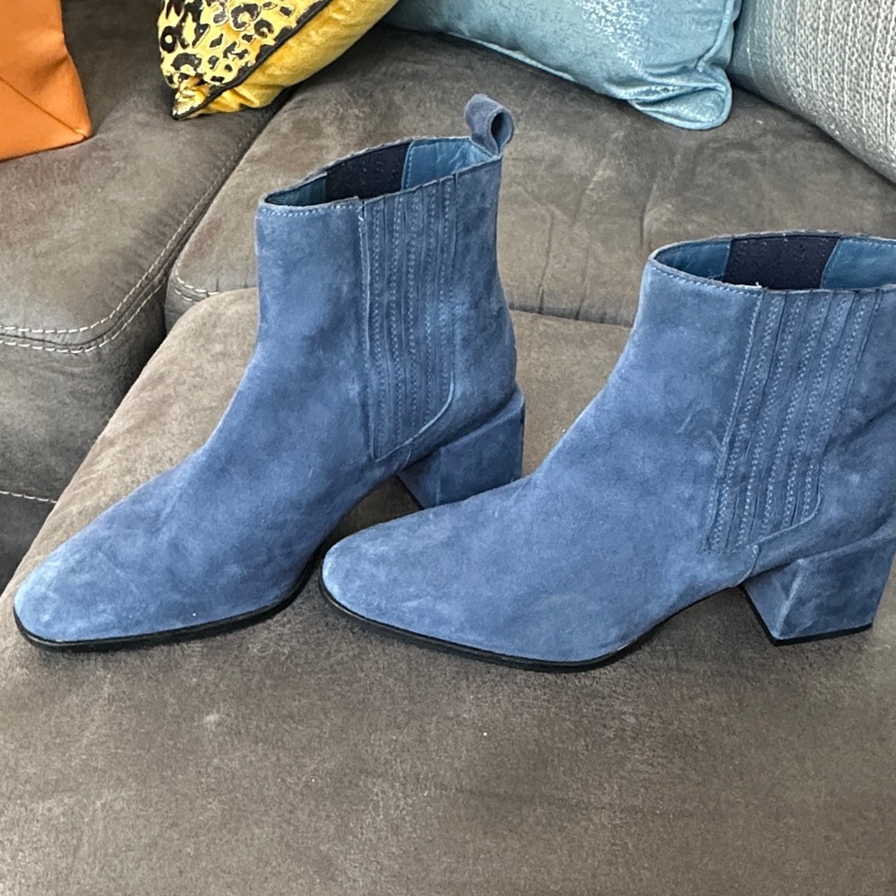 Elegant Blue Suede Ankle Booties